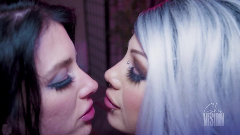 SkinVision: Entot aku, nyonya - kasara wood &amp; luna luxxx