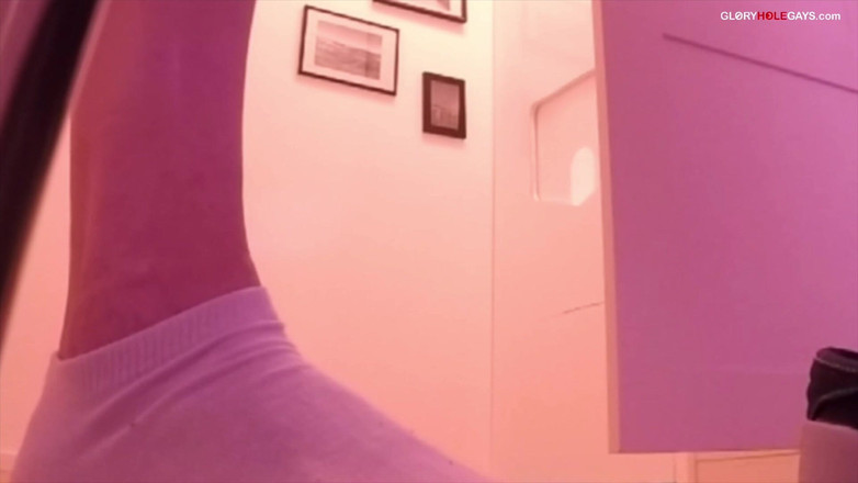 GLORYHOLEGAYS: Gloryhole tati ejaculează pe un fursec - și eu înghit mai mult decât...