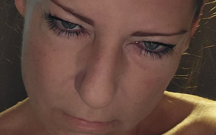 EliteLadyS: 자위를 좋아하는 섹시한 밀프