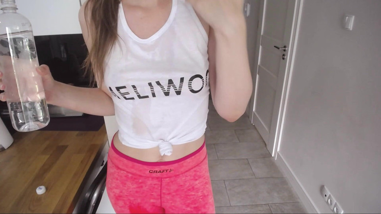 Emily Bee: 非常湿的Vid