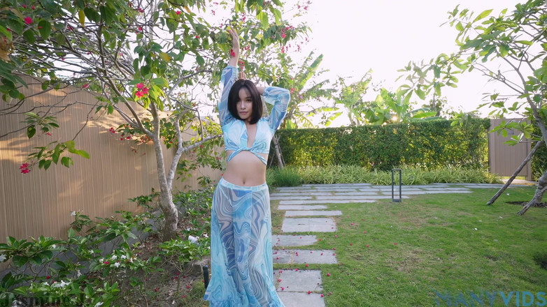 JasmineJ9966: Titisan kehangatan larut di tasik