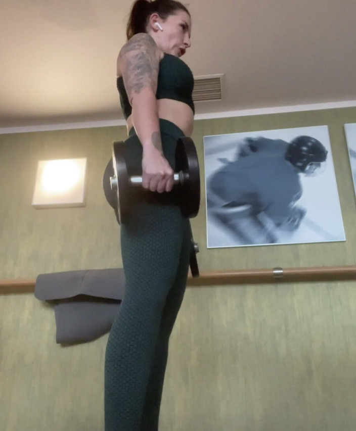 Adreena Winters: Я бы попросил тебя найти для меня, но ты, вероятно, рухнет