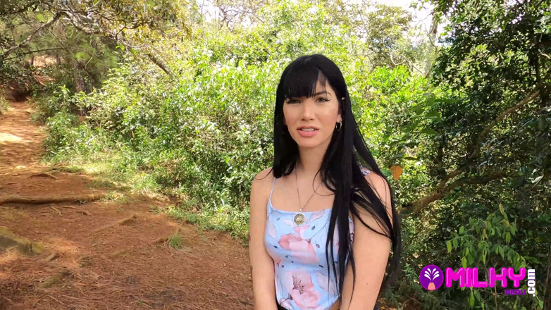 Milky Peru: Yenifer Chp - ein schönes mädchen hat sex im wald mit...