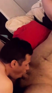 Rob viene spompinato durante il live-streaming 1