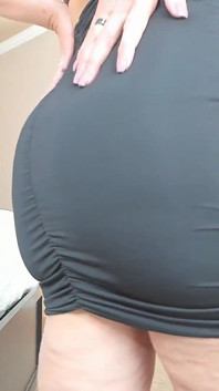 Rochie strâmtă cu Curul Spread N Wink