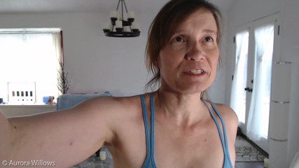 Aurora Willows: Macocha odgrywa rolę ssanie mojego czarnego dildo
