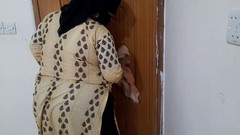 Aria Mia: Bhabhi Hindu Punjabi dikongkek seorang lelaki semasa membersihkan rumah - bhabhi...