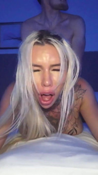 Chloereneelynch spuit meerdere orgasmes