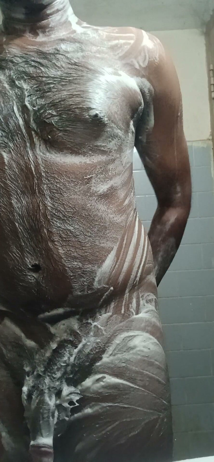 Baddiehotnew: Bathing and Ass Show