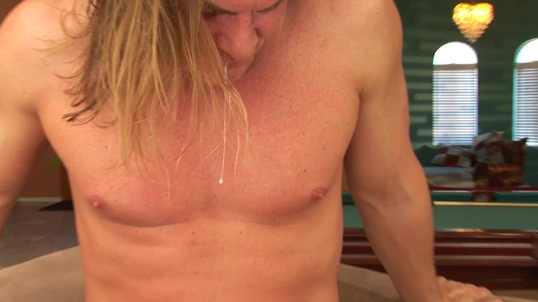 SEXUAL SIN: Сцена с возбужденными милфами - 2 пухлая милфа-брюнетка обожает камшот на ее большие сиськи