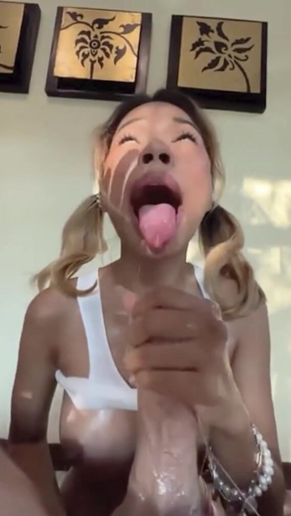 Petite creampie Asian Cumdump sluts: 18 yaşındaki minyon Asyalı at kuyruklu kız sırılsıklam oluyor