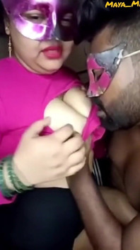 Để mẹ kế của bạn uống ít hơn