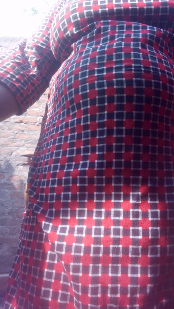 Sadia vabi: 美しい女子大生がマンコでフィンガー