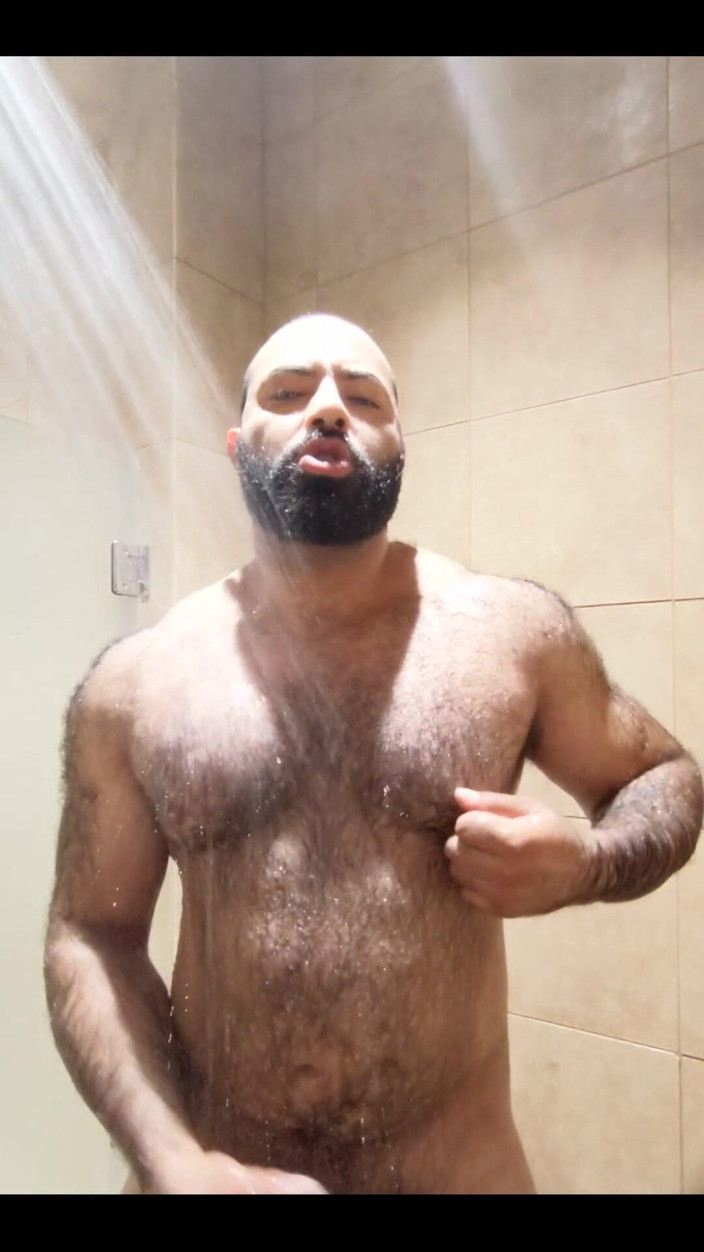 Lobo: Shower Time