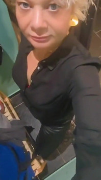 Sexy in hut