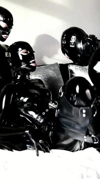 Latex tmavé výhonky