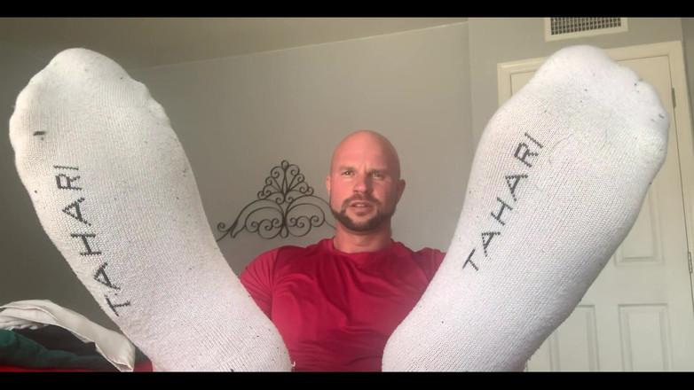 Jasons feet: ‪it’s Bit Weird as You Take My Shoes off