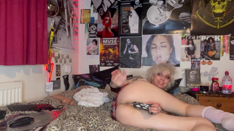 Glitterqueen1999: Der lehrer besitzt goth-schülerin