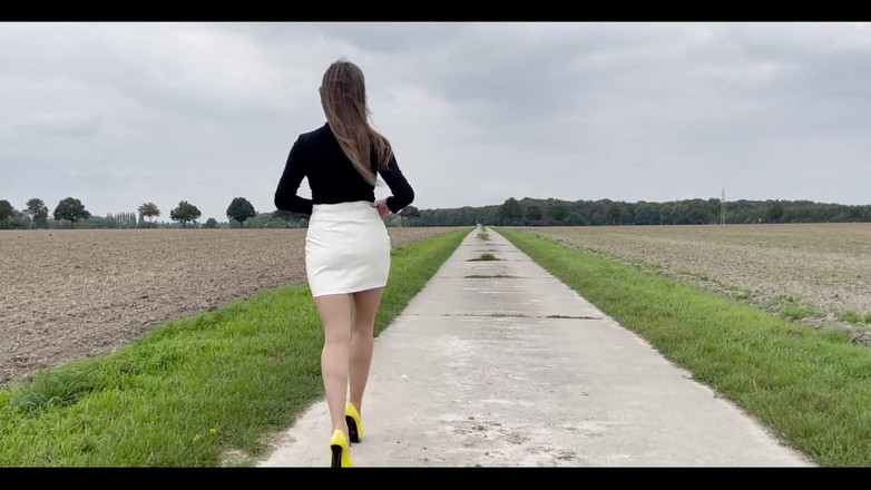 Goddess Lena: Camminare con i tacchi