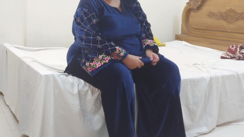 Your Boy's Cum: Малайзійська товстушка офісна дівчина відтрахана босом!