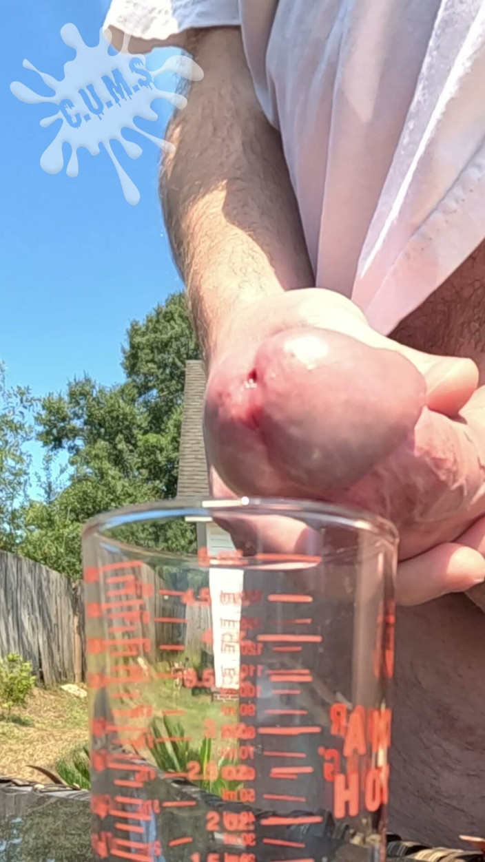 Cum Juggler: C.u.m.s - Close up and Motion Slowed - Solo Cumshot
