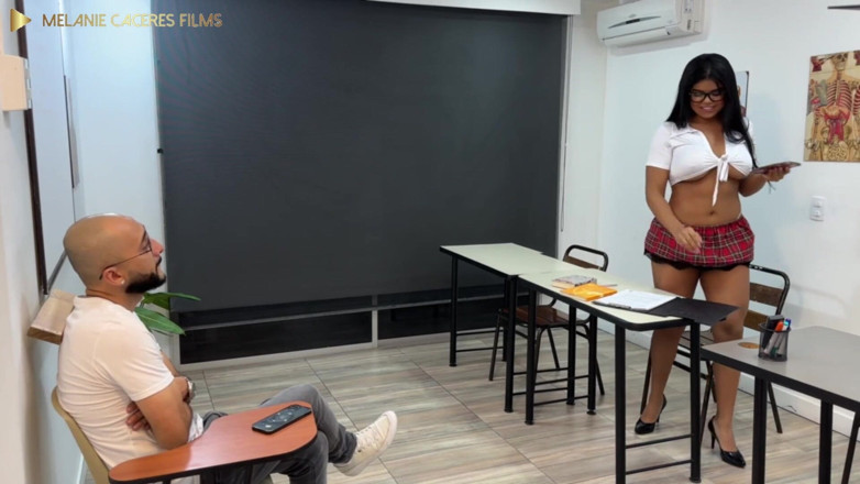 Rosxy Gutierrez: Šukám svoji učitelku matematiky, aby mi pomohla rok projít - porno...