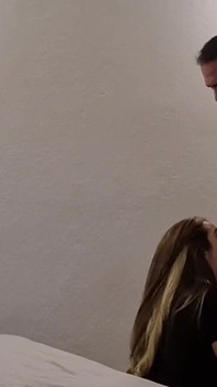 Olgun Orta Yaşlı Seksi Kadın Büyük Yarak Emiyor