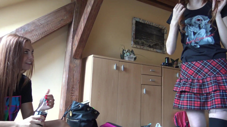 Leon Lambert Girls Twerk Parties CFNM: Five girls with their friend at home getting playful