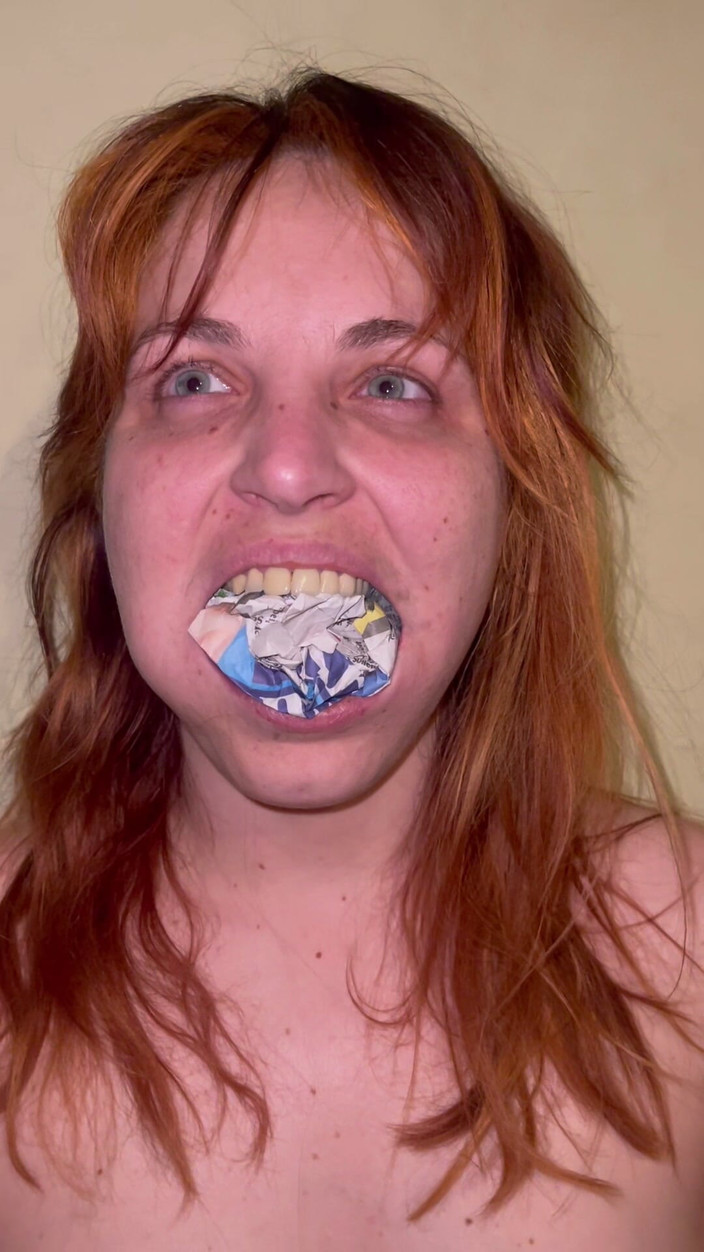 Elena917: Bâillon dans le journal, POV - fourrer, gifler, sortir