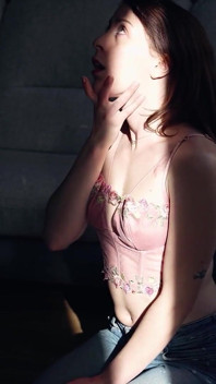 อมควยตอนเช้าอย่างใกล้ชิดกับสาวสีผมบรูเน็ตคนสวยของกู