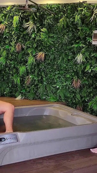 Sesso nella jacuzzi, scambisti, latine, cornuti e grandi tette silvana Lee