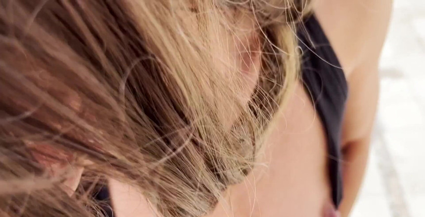 Minerva: Går runt utan trosor - Minerva knullar främling