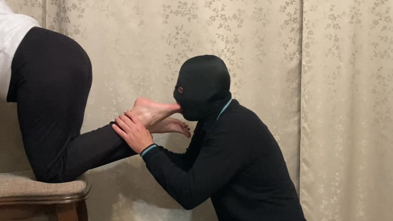 Niki studio: Ignorando su esclavo de pies - adoración de pies