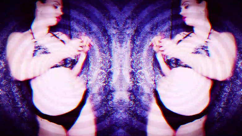 Goddess Misha Goldy: 25 frame daze mind fuck! ! Sniff and Stuff your ass...