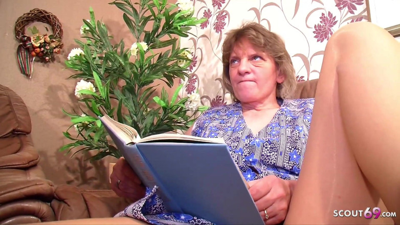 Full porn collection: Couple is visiting the neighbor - She gratefully accepts the three