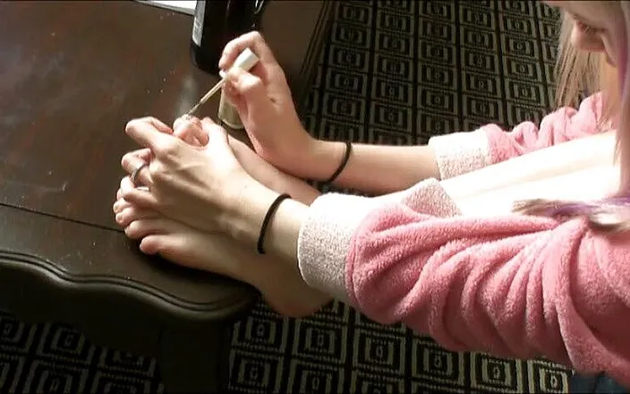 Solo Austria: Toenails 4