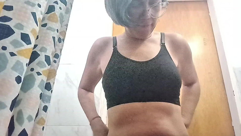 Swingersamateur40: Um chuveiro na academia e um bom boquete, como é delicioso...