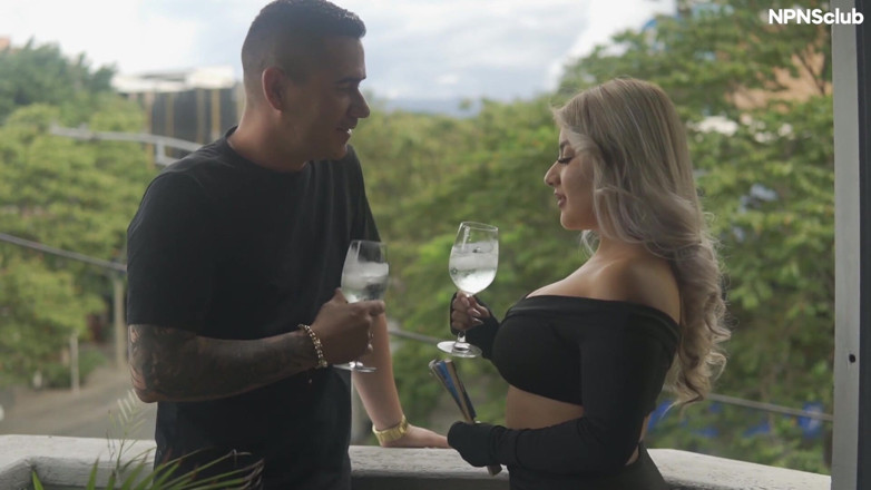 NPNS Club XXX: Henjutan keras dengan Kolombia yang cantik Selepas Beberapa Cermin mata...
