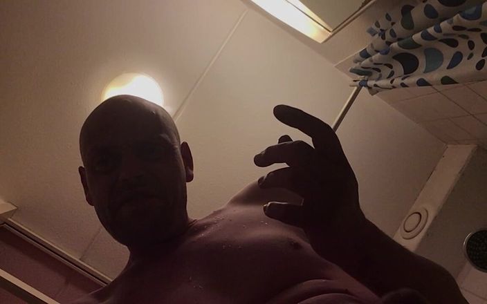 Pikkenslet: Mear en video con corrida y comiendo un poco de...