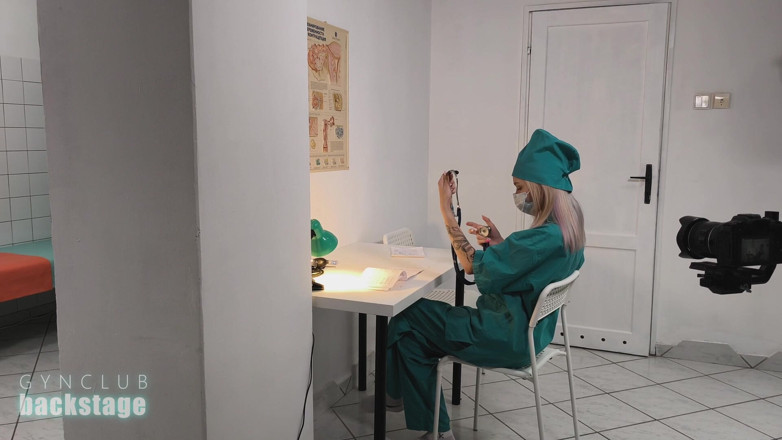 Backstage gynclub studio: Orgasmo dell'infermiera