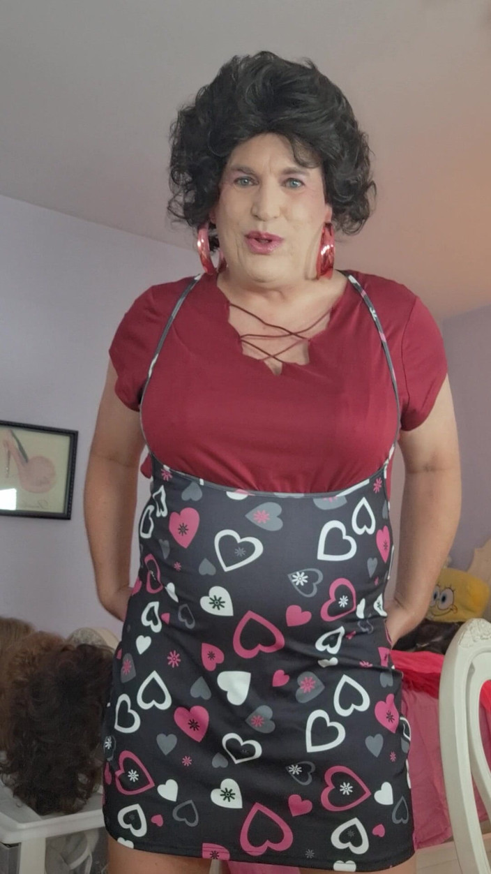 Victoria Lecherri: 我为爸爸和朋友做了一个现场内衣表演！