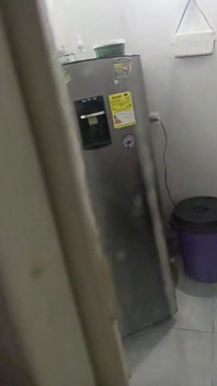 Saya bertemu dengannya dalam talian, dia dari Sepanyol dan dia datang ke Amerika Syarikat dan kami akhirnya berkongkek