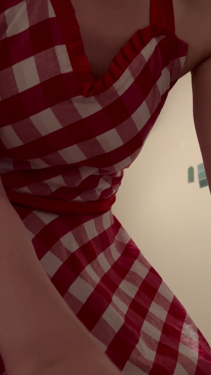 IntimateIsles: Apron Roleplay