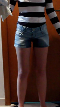 Short Pants Redhead Had a Pipi Accident and Wet Her Pants