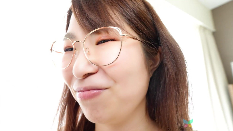 Tenshigao: Kancelářská pracovnice Slečna Momoko Azuma ve svém prvním videu pro...