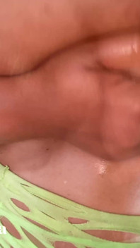 Nadržená těhotná MILF větší prsa JOI