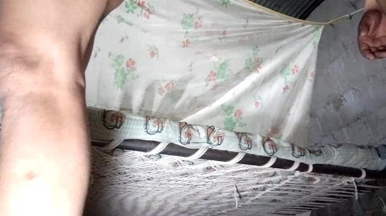 Kumari1996: Abang ipar saya mengongkek pantat saya dengan keras malam tadi