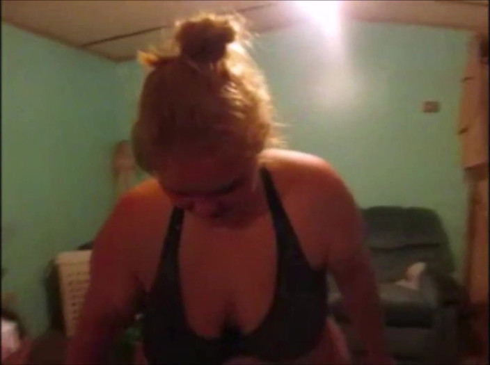 Sadee Rain: Safada prostituta Amanda ficando mijada dentro de sua buceta, em...