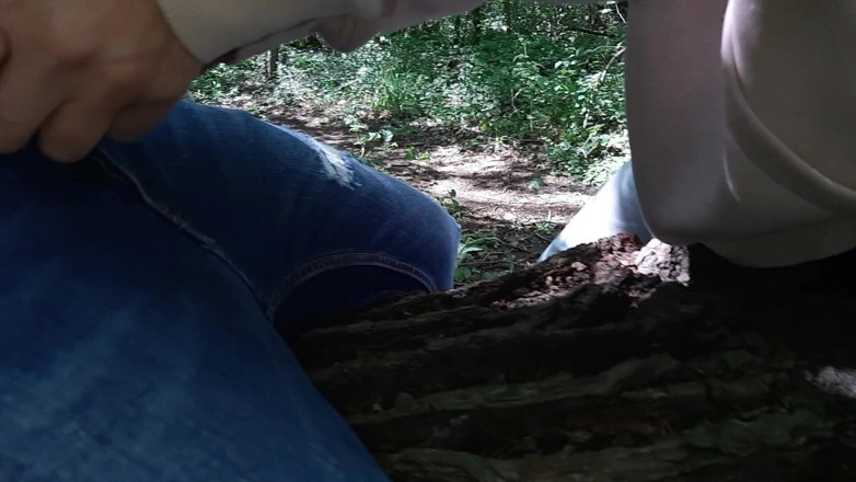AnnaHomeMix: Buddy’s Sexy Girlfriend Sucks My Cock Greedily on a Walk...