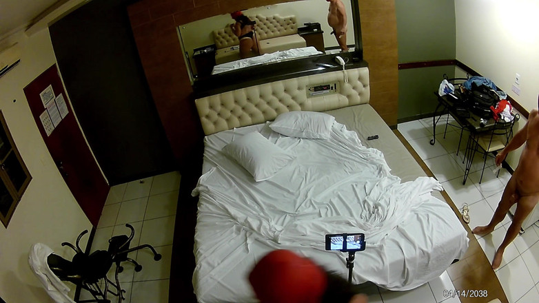 Minhaesposaparaoutro: Untertitel- Verheiratetes Paar Teilt Ehefrau Mit Zerrissener Bodybuilder-freundin - Tief Anal